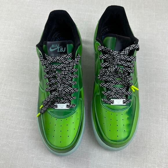 ? Nike Air Force 1 Low Premium \